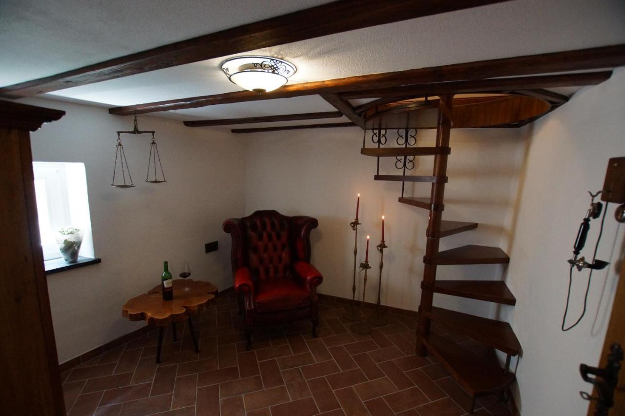 Altes Faehrhaus An Der Mosel Anno1633 Leilighet Traben-Trarbach Eksteriør bilde